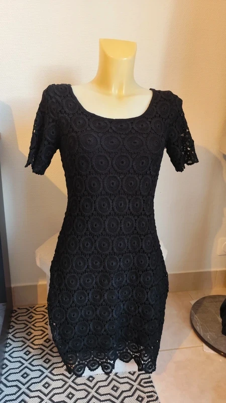 Chic lined black rosette guipure midi evening dress size 36/38 - Monso – photo 2